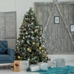 How to Choose the Perfect Flocked Artificial Christmas Tree for Your Home